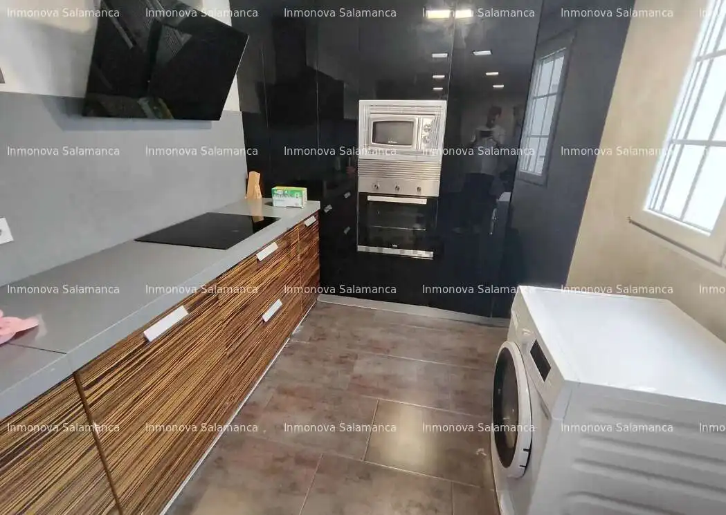 Kitchen of Flat for rent in Salamanca  with Heating, Furnished and Oven