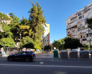 Vista exterior de Oficina de lloguer en  Sevilla Capital