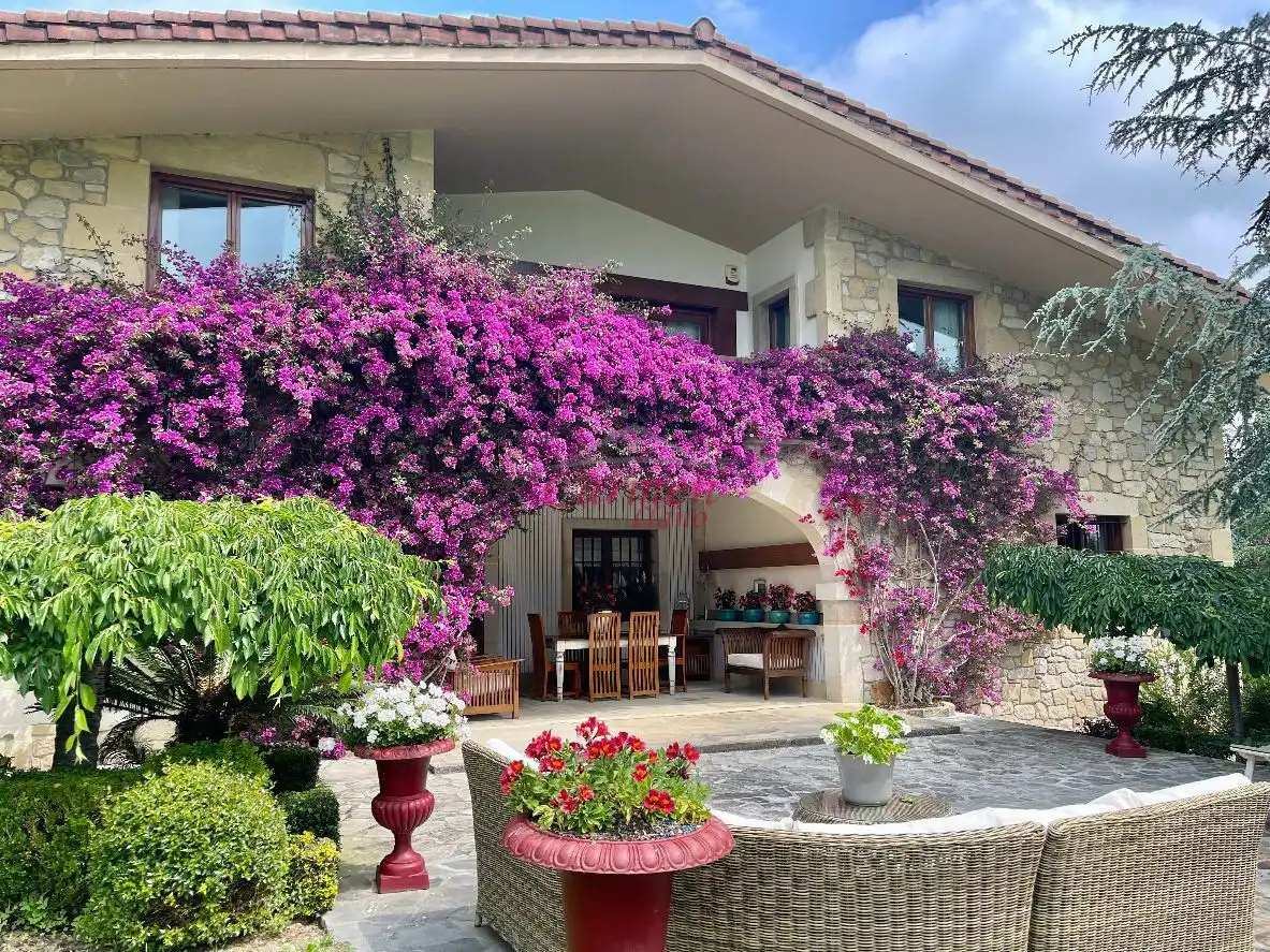 Terraza de Casa o chalet en venta en Loiu con Jardín privado, Terraza y Trastero