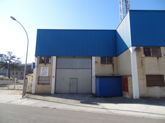 Vista exterior de Nau industrial en venda en  Huesca Capital