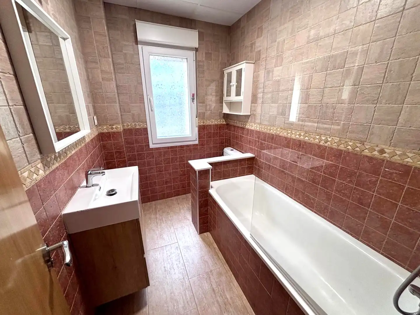 Bathroom of Flat for rent in Gijón   with Heating, Washing machine and Microwave