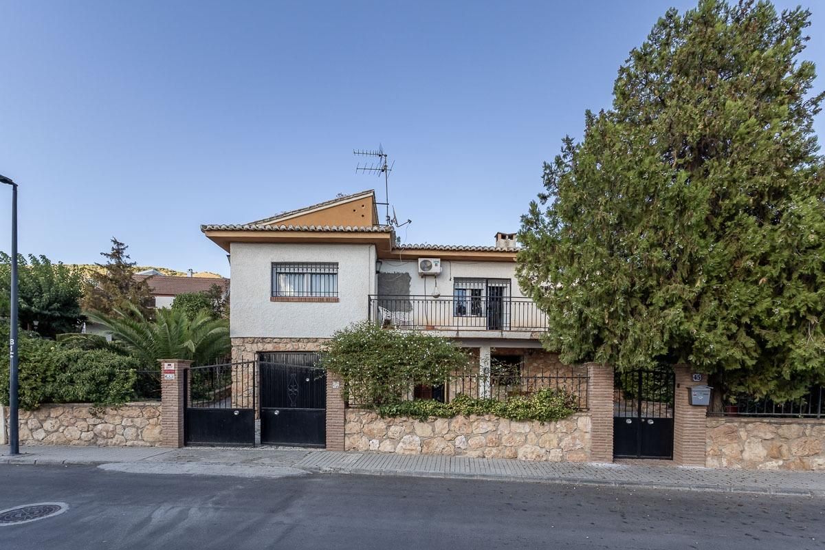 Vista exterior de Casa o chalet en venta en Padul con Aire acondicionado, Calefacción y Jardín privado