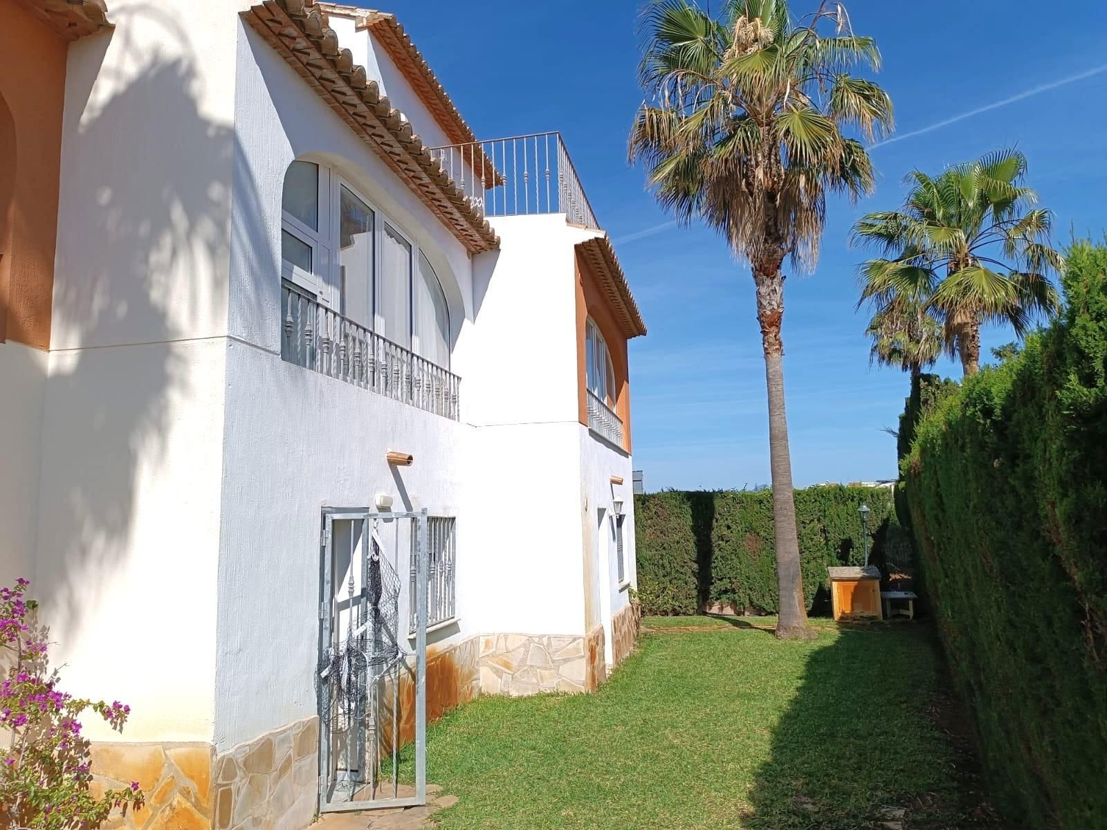 Casa adosada en venta en Oliva Nova