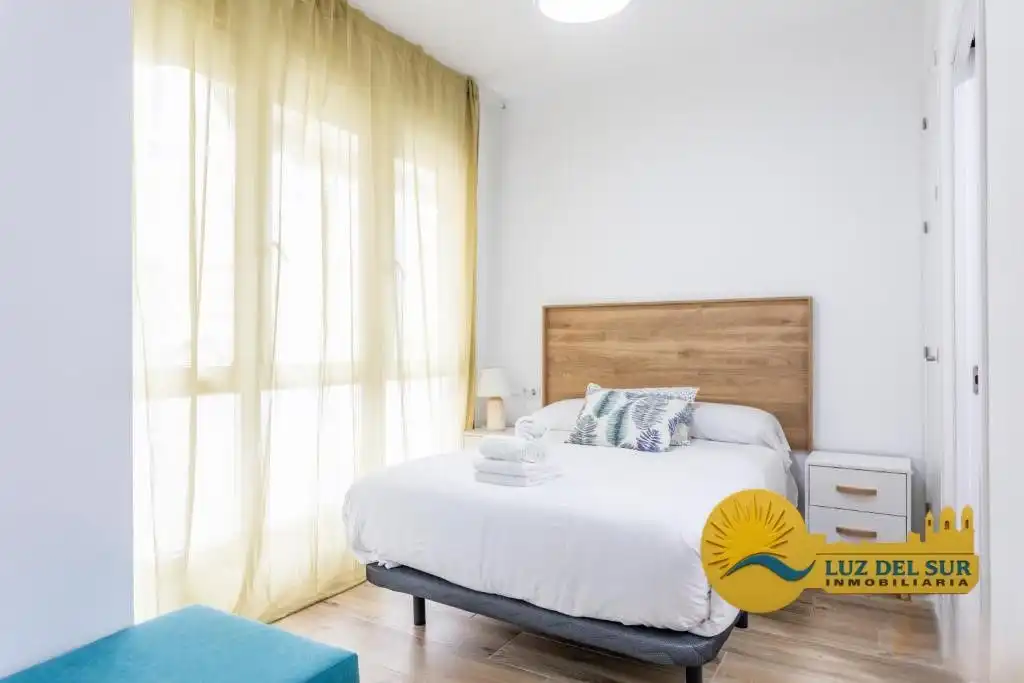 Habitación de Planta baja de alquiler en Cádiz con Aire acondicionado, Calefacción y Amueblado