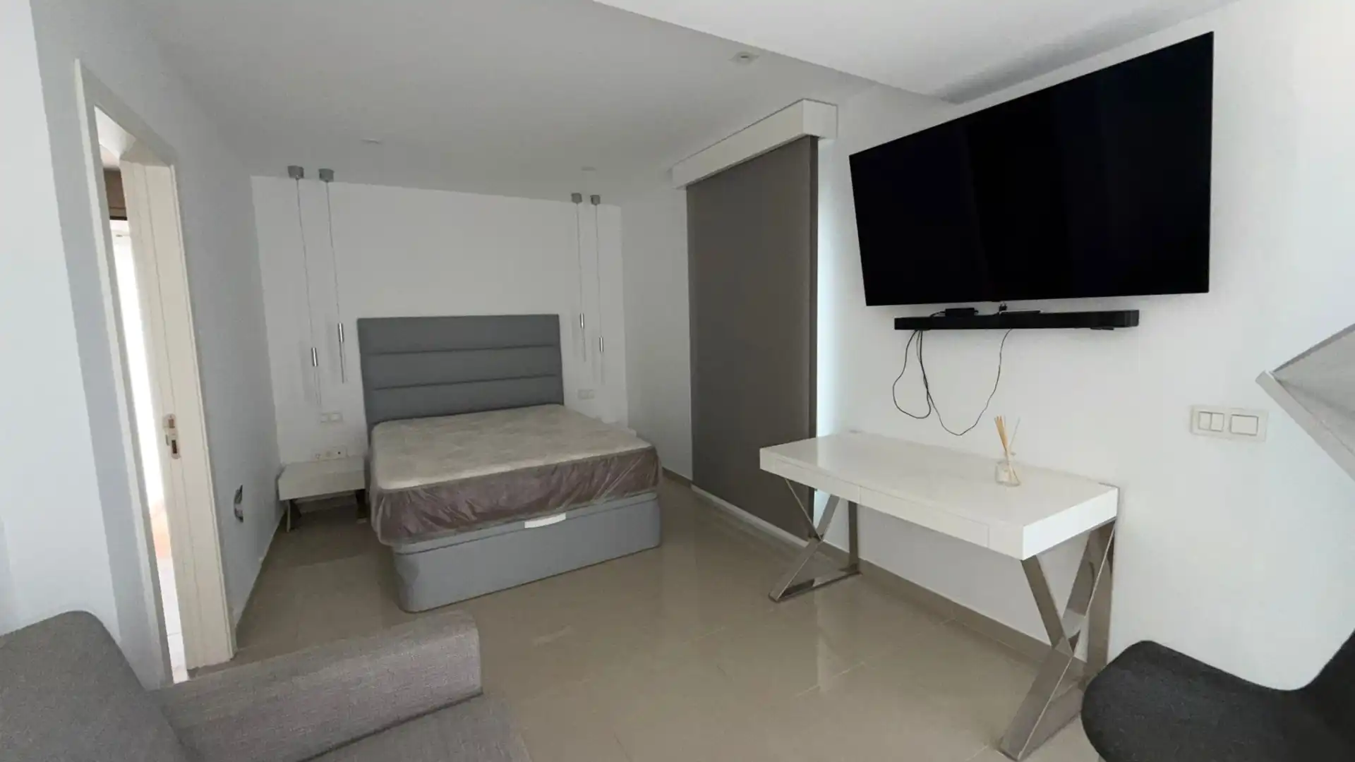 Sala d'estar de Casa o xalet en venda en Puerto de la Cruz amb Aire condicionat, Jardí privat i Terrassa