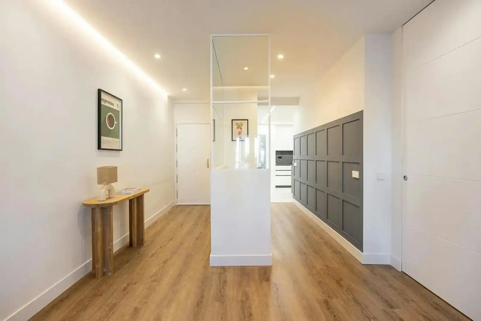 Flat for rent in Madrid  with Air Conditioner, Furnished and Washing machine