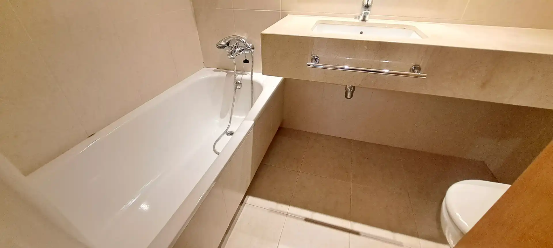 Baño de Piso en venta en Reus con Aire acondicionado, Calefacción y Parquet
