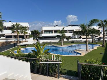 Adossat amb piscina en venda a Garbinet - Vistahermosa