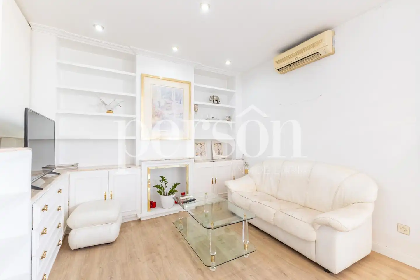 Sala d'estar de Àtic de lloguer en Valencia amb Aire condicionat, Terrassa i Moblat