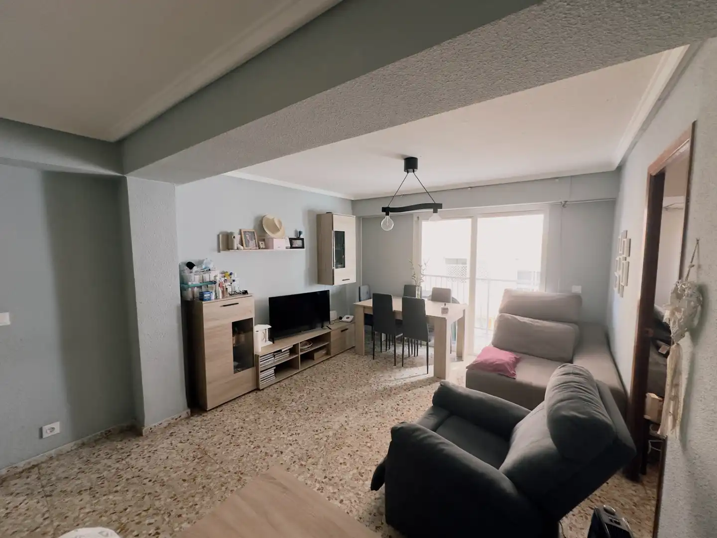 Sala d'estar de Pis en venda en Báscones de Ojeda amb Moblat i Balcó