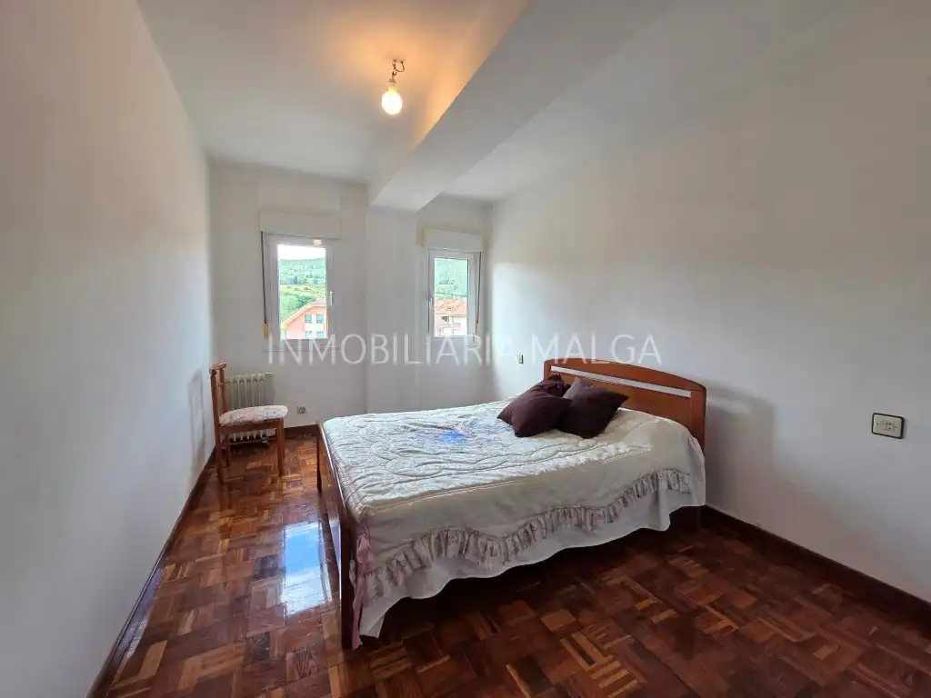 Habitación de Piso en venta en Colunga con Parquet y Amueblado