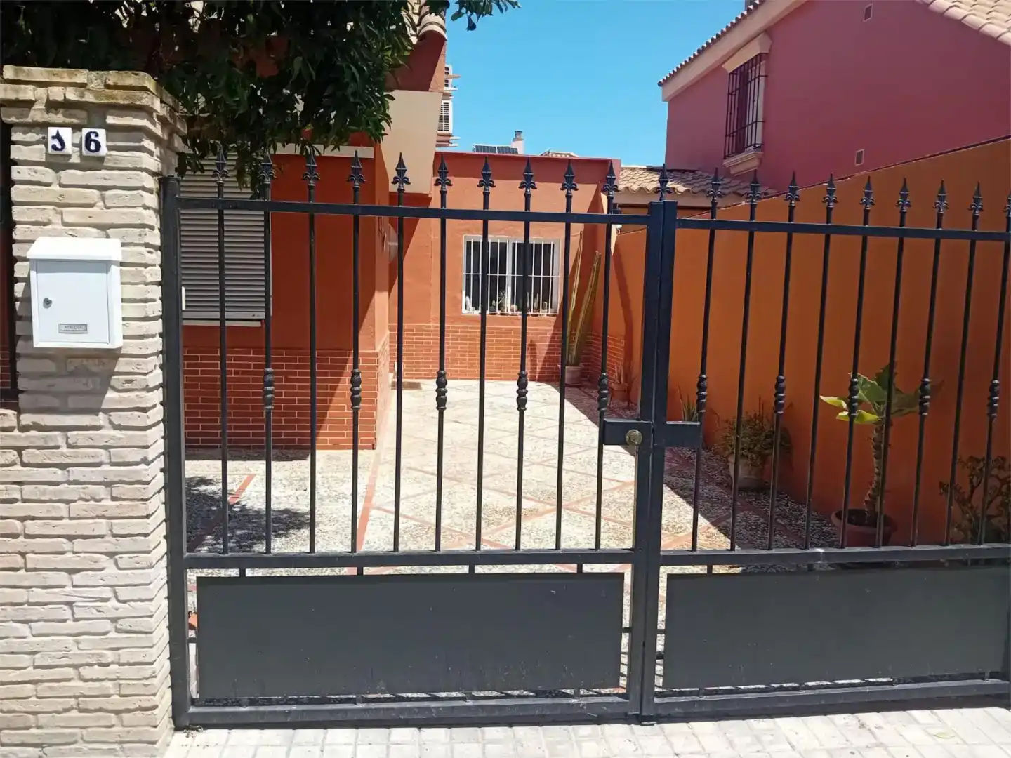 Exterior view of Flat for rent in Espartinas  with Air Conditioner, Private garden and Swimming Pool