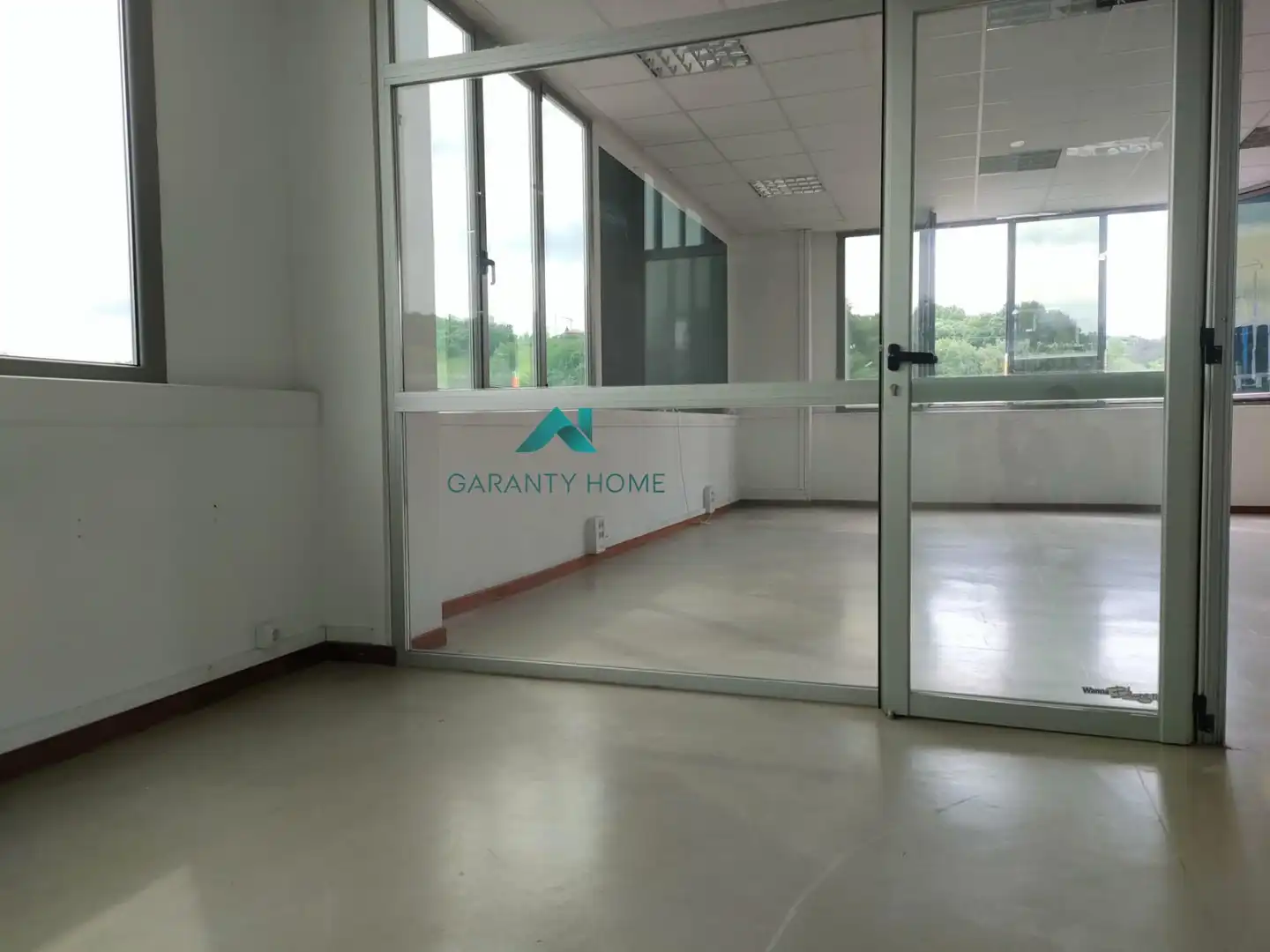 Ufficio con ascensore in affitto a Ibaeta