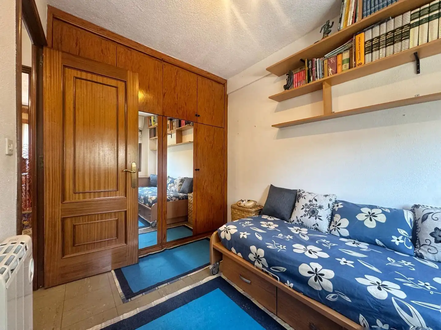 Habitación de Piso en venta en Vigo  con Calefacción, Terraza y Amueblado
