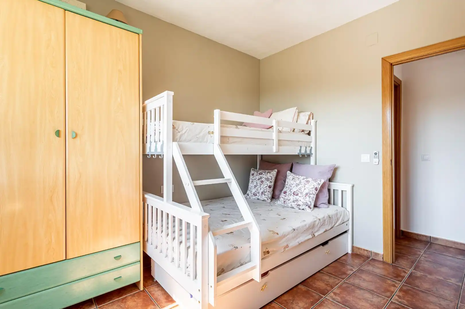 Dormitori de Casa o xalet en venda en Turís amb Aire condicionat, Jardí privat i Terrassa