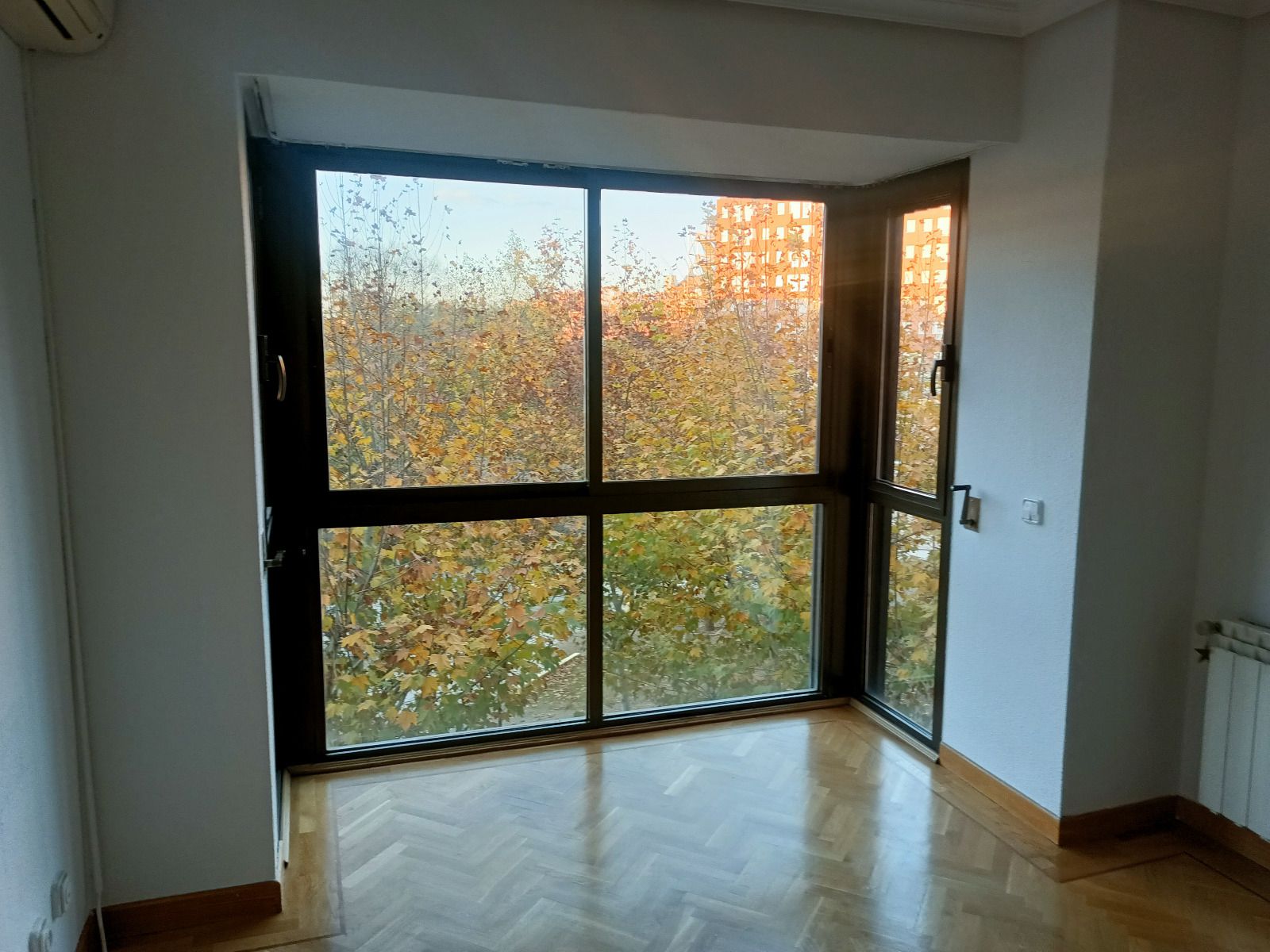 Bedroom of Flat to rent in  Madrid Capital  with Air Conditioner, Heating and Parquet flooring