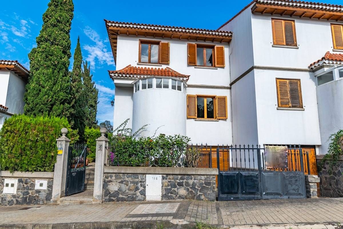 Exterior view of Single-family semi-detached for sale in Arucas  with Private garden and Balcony