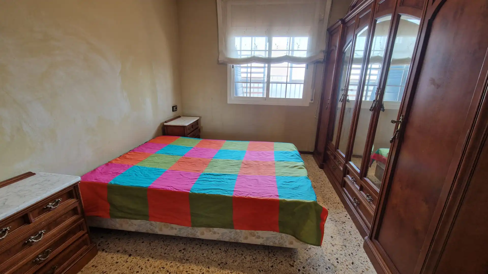 Schlafzimmer von Dachboden zum Verkauf in Santa Coloma de Gramenet mit Klimaanlage, Heizung und Terrasse