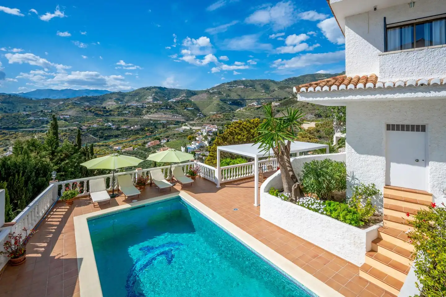 Exterior view of Houses for sale in Almuñécar  with Air Conditioner, Private garden and Terrace