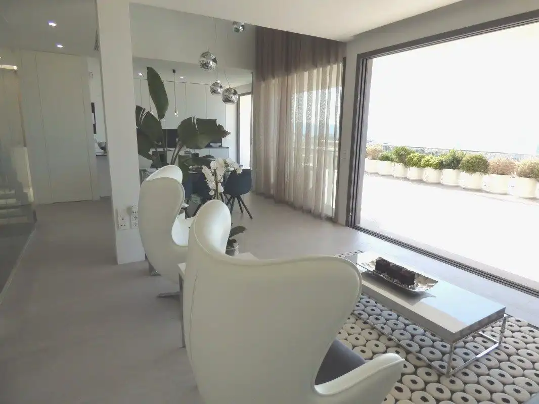 Villa con piscina in vendita a Golf Bahía, imagen 3