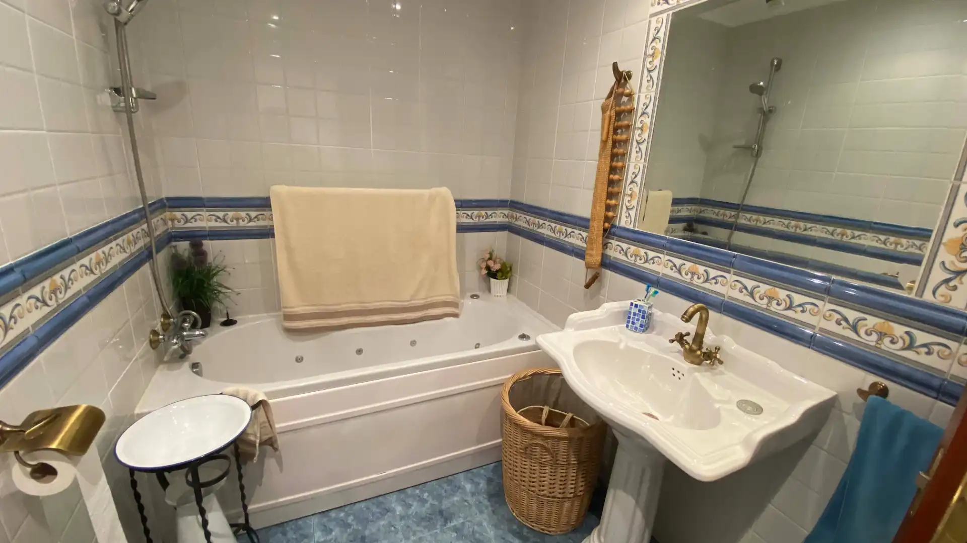 Bathroom of Industrial buildings for sale in Mieres (Asturias)  with Heating