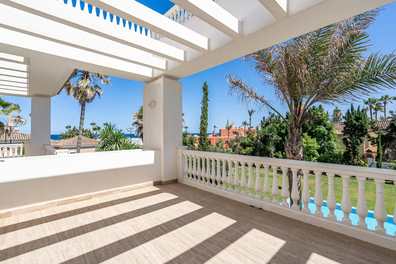 Terrassa de Casa o xalet en venda en Estepona amb Aire condicionat, Jardí privat i Terrassa