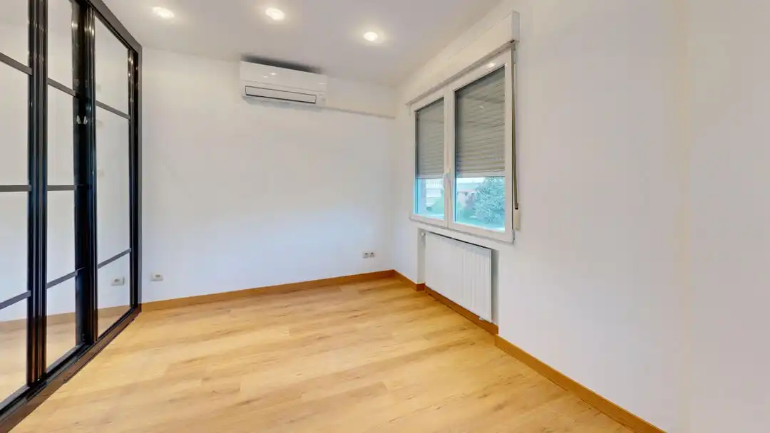 Wohnung zur Miete in Majadahonda mit Klimaanlage, Heizung und Privatgarten