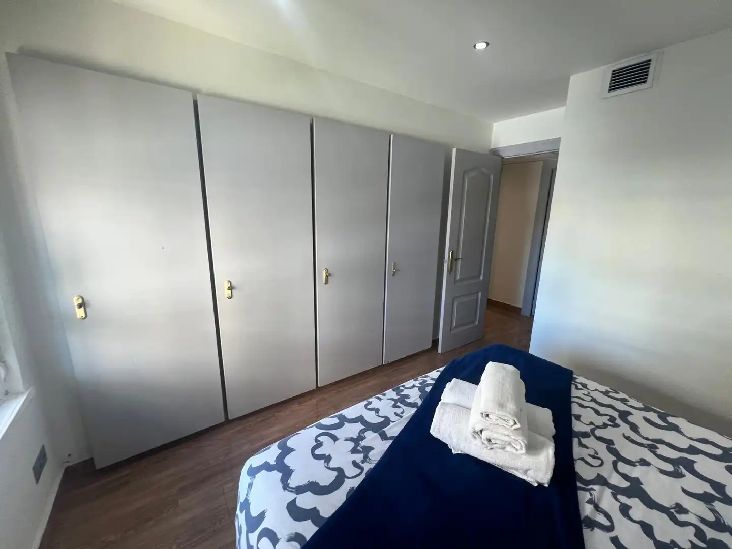 Schlafzimmer von Wohnung zum Verkauf in Torremolinos mit Klimaanlage und Gemeinschaftspool