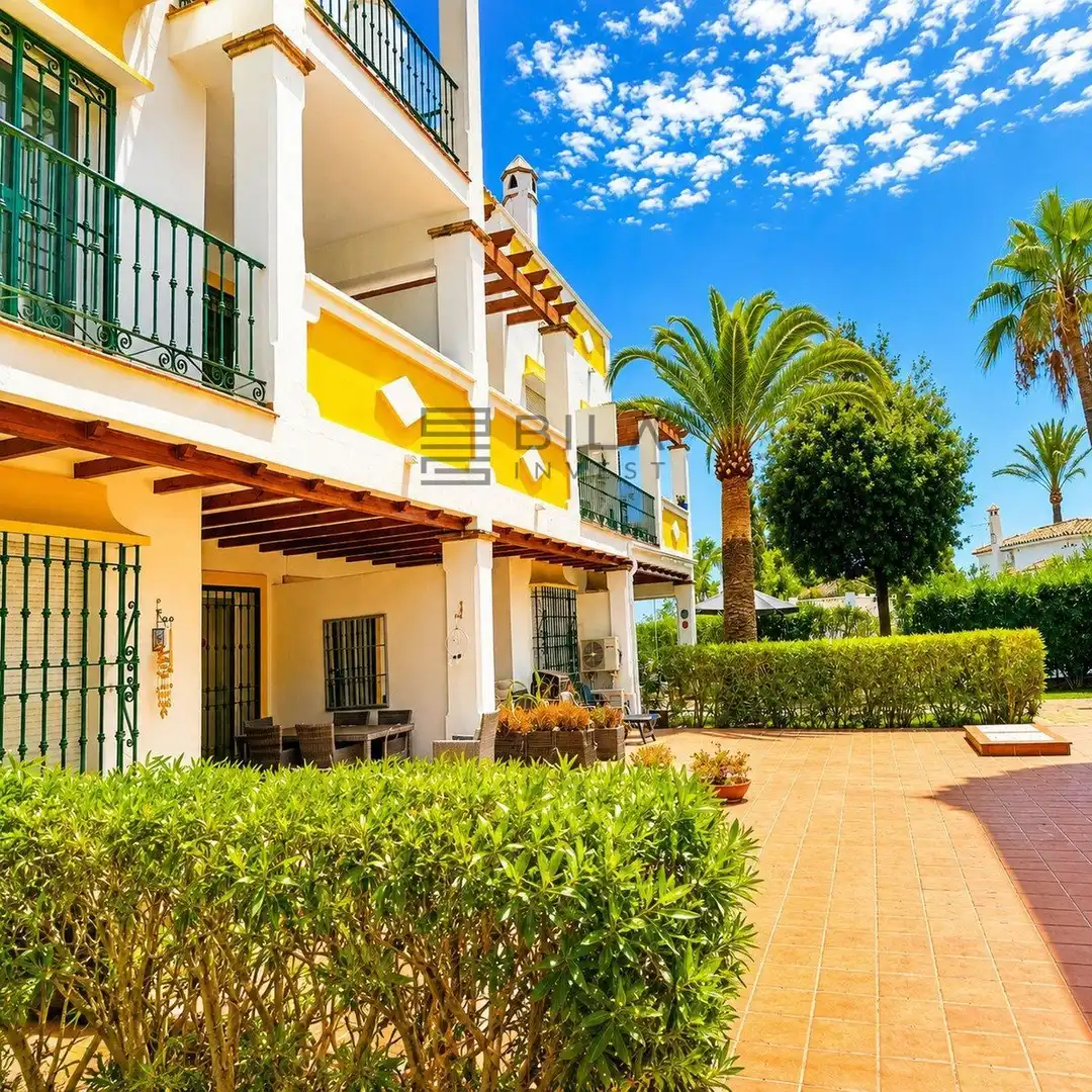 Exterior view of Flat for sale in Elviria - Cabopino