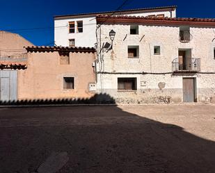 Vista exterior de Casa adosada en venda en Chodos / Xodos amb Calefacció, Traster i Moblat