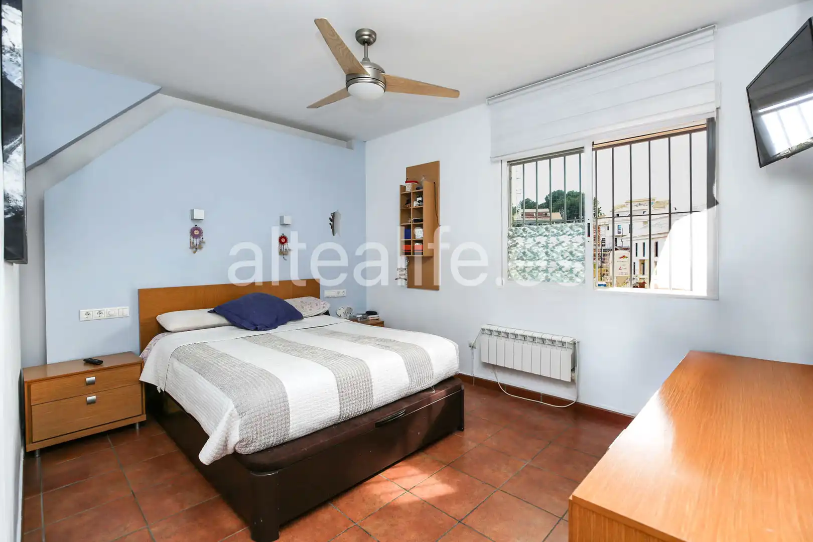 Habitación de Casa adosada en venta en La Nucia con Aire acondicionado, Jardín privado y Terraza