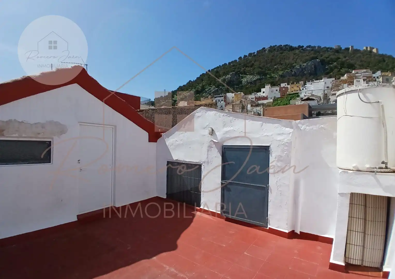 Vista exterior de Casa o xalet en venda en Jaén amb Calefacció, Traster i Moblat