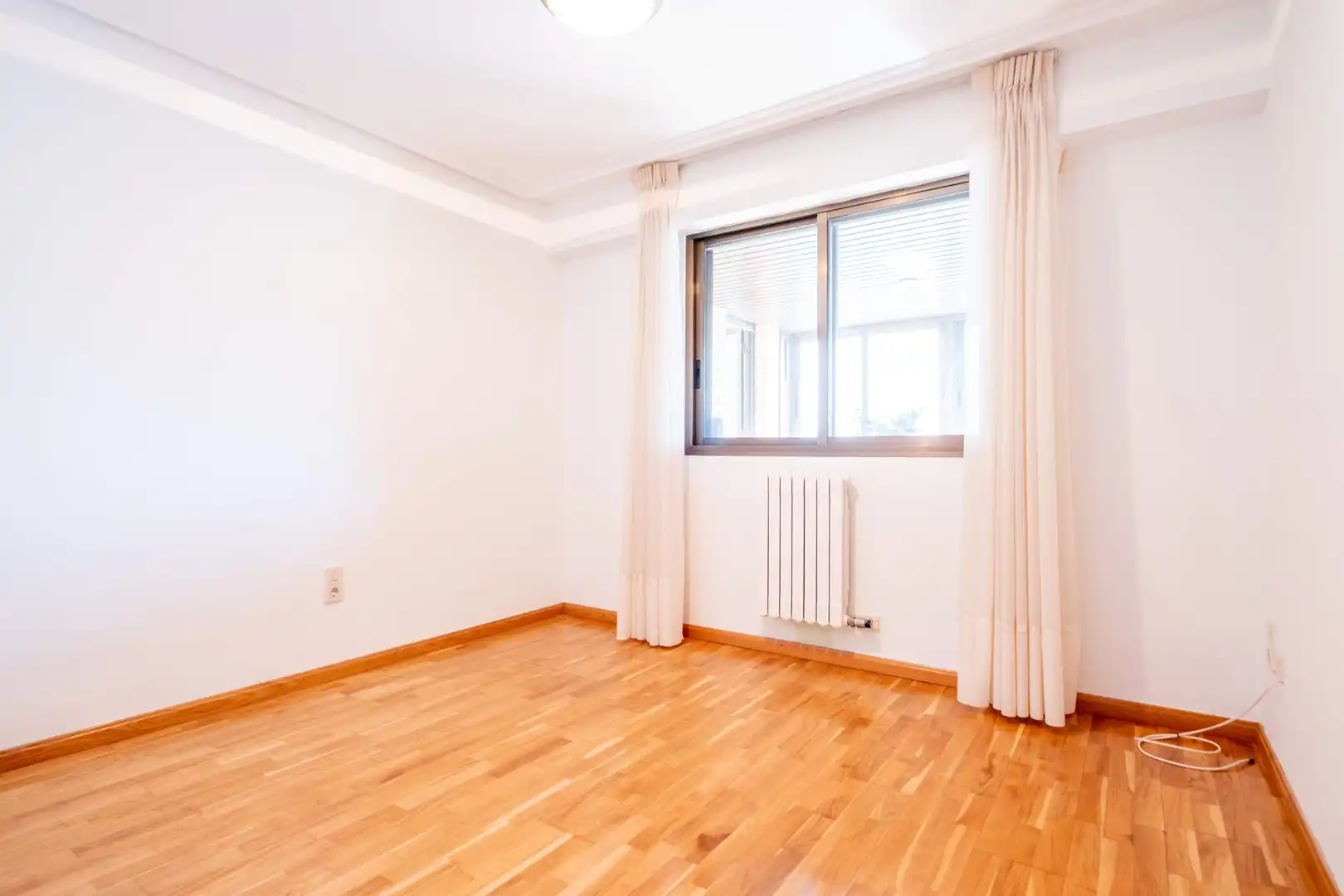 Bedroom of Flat for sale in Zaragoza  with Air Conditioner, Heating and Parquet flooring