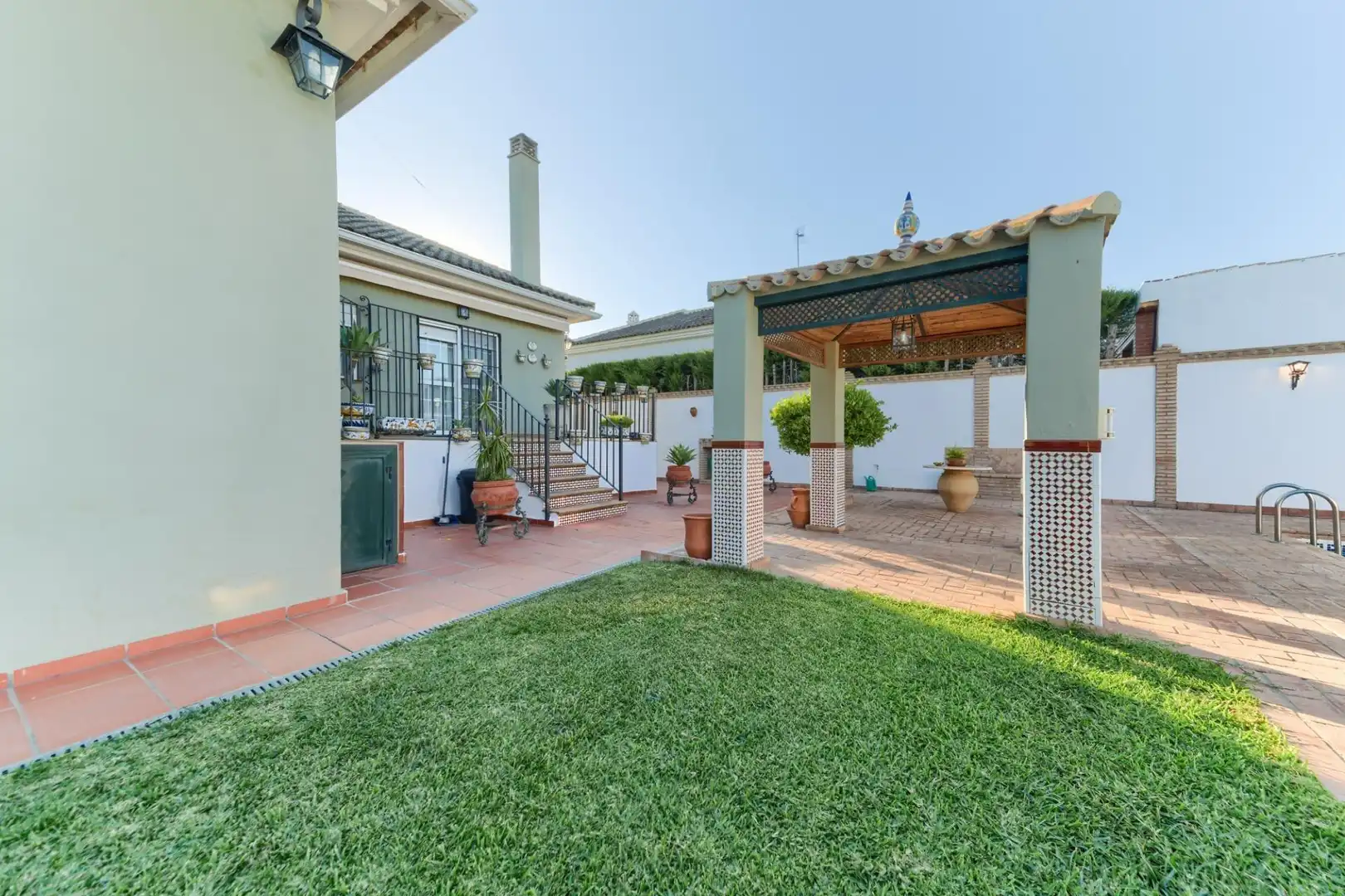 Garden of Houses for sale in Espartinas  with Air Conditioner, Private garden and Terrace