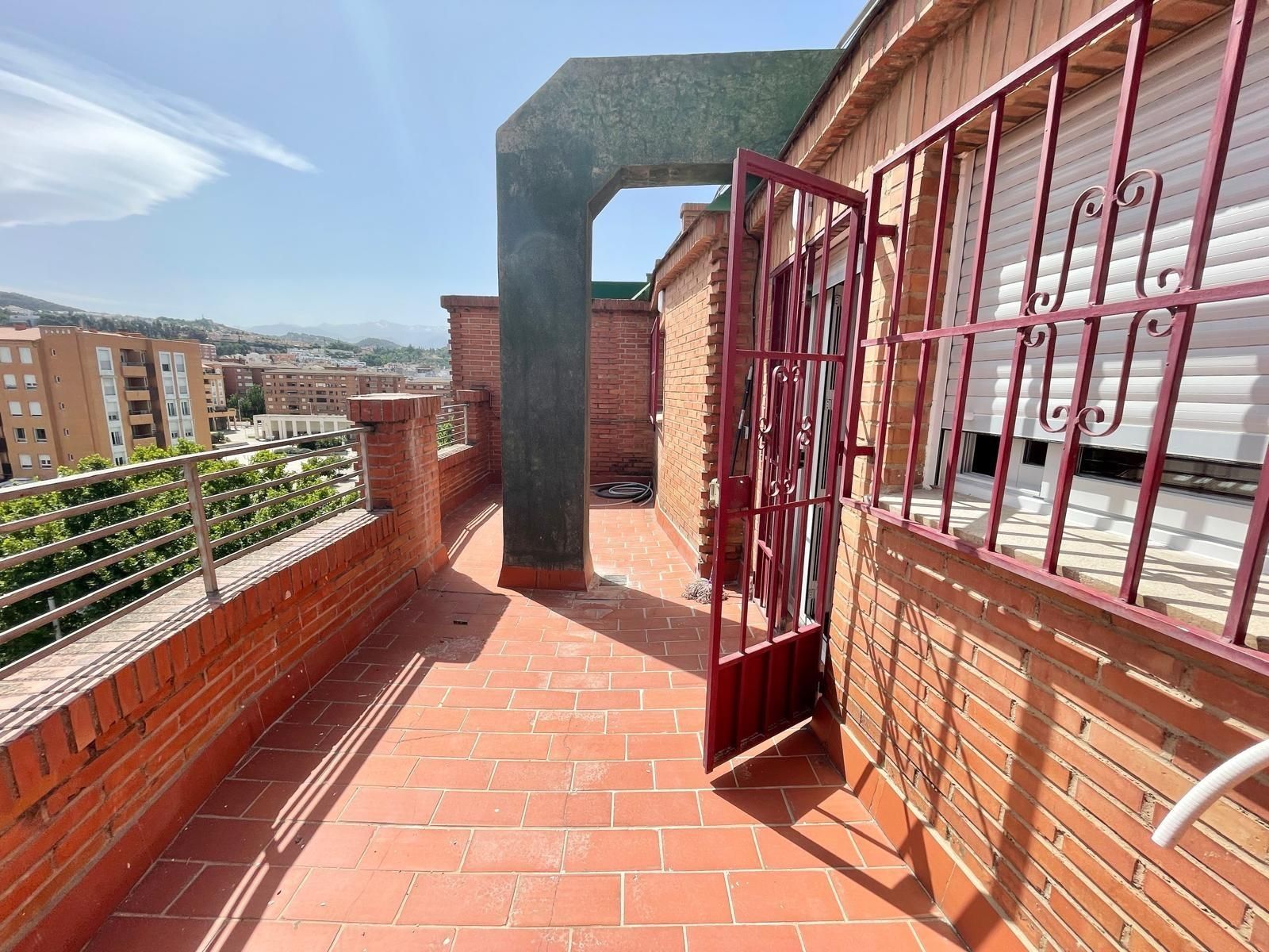 Terrassa de Pis de lloguer en  Granada Capital amb Calefacció i Terrassa