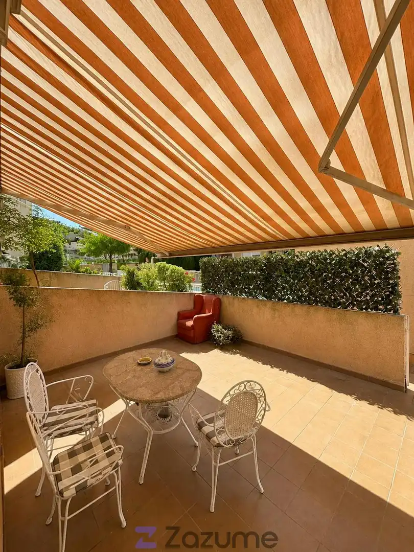 Casa amb terrassa de lloguer a C. Roque Chabás