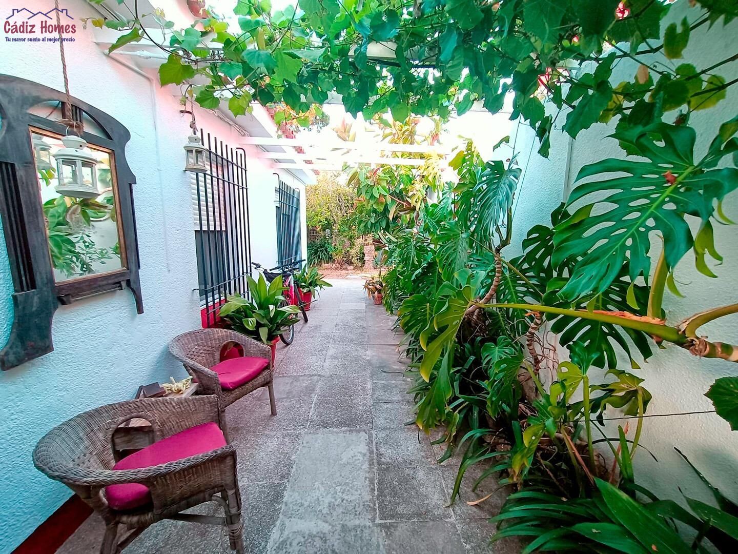 Terrassa de Casa o xalet en venda en El Puerto de Santa María amb Aire condicionat, Jardí privat i Terrassa