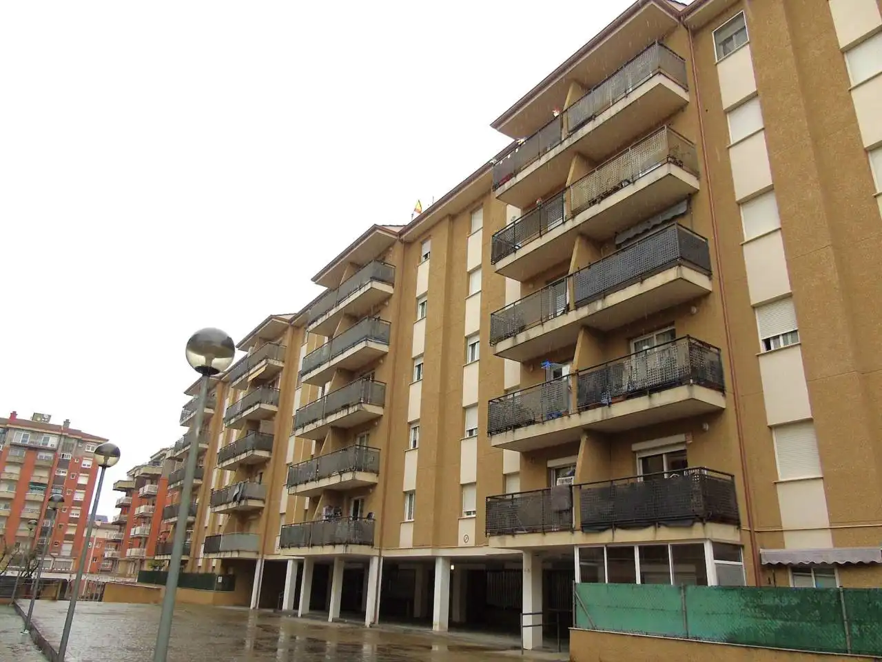 Vista exterior de Piso en venta en Vic con Calefacción y Terraza