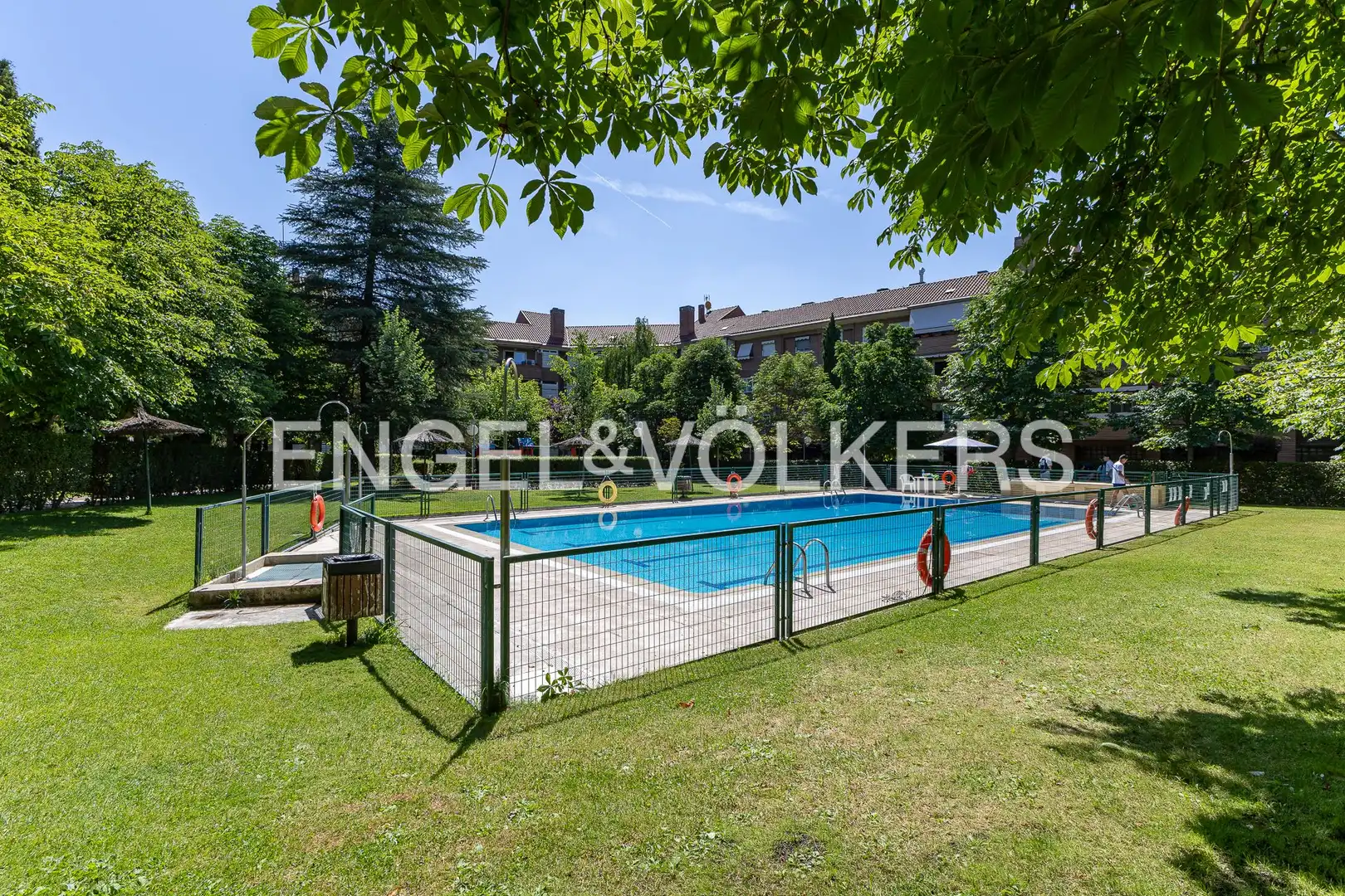Swimming pool of Attic for sale in Pozuelo de Alarcón  with Air Conditioner, Heating and Balcony