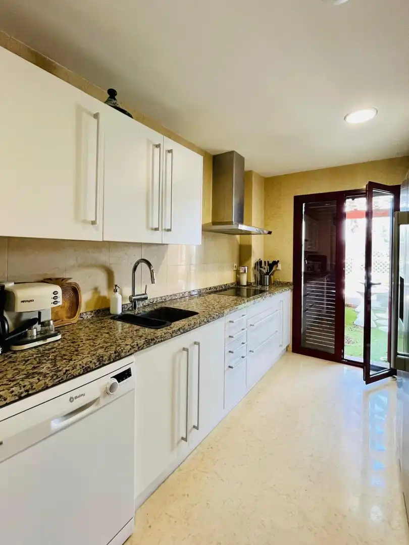 Kitchen of Apartments for rent in Sotogrande  with Air Conditioner, Heating and Terrace