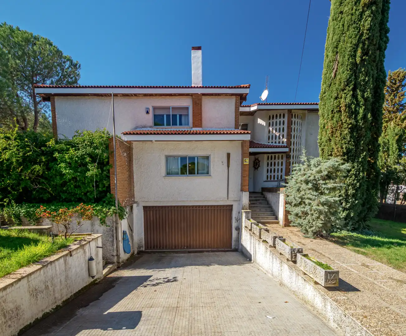 Vista exterior de Casa o chalet en venta en Boadilla del Monte con Calefacción, Jardín privado y Terraza