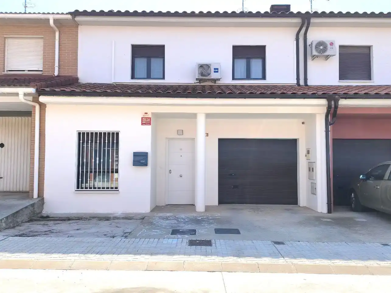 Vista exterior de Casa adosada en venda en Cintruénigo amb Aire condicionat
