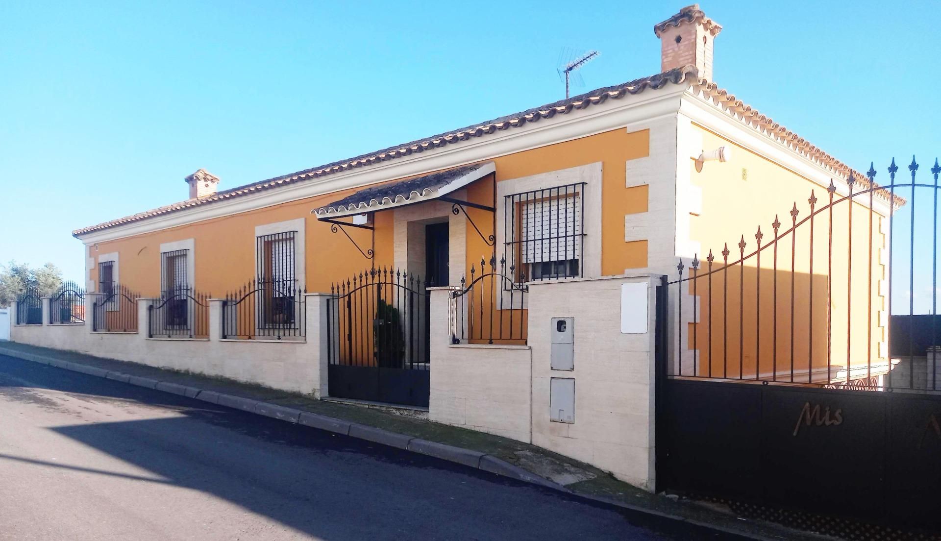 Vista exterior de Casa o xalet en venda en Jerez de la Frontera amb Aire condicionat, Jardí privat i Terrassa