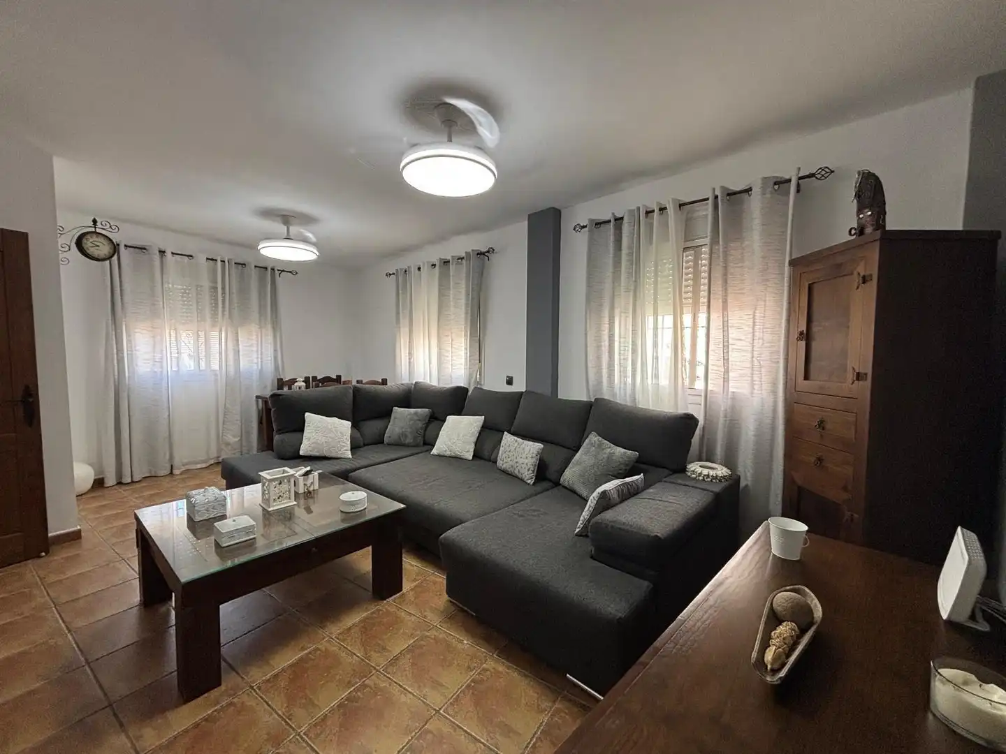 Sala d'estar de Casa adosada en venda en La Línea de la Concepción amb Terrassa