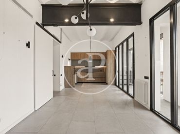 Piso con balcón en venta en Carrer de Nicaragua