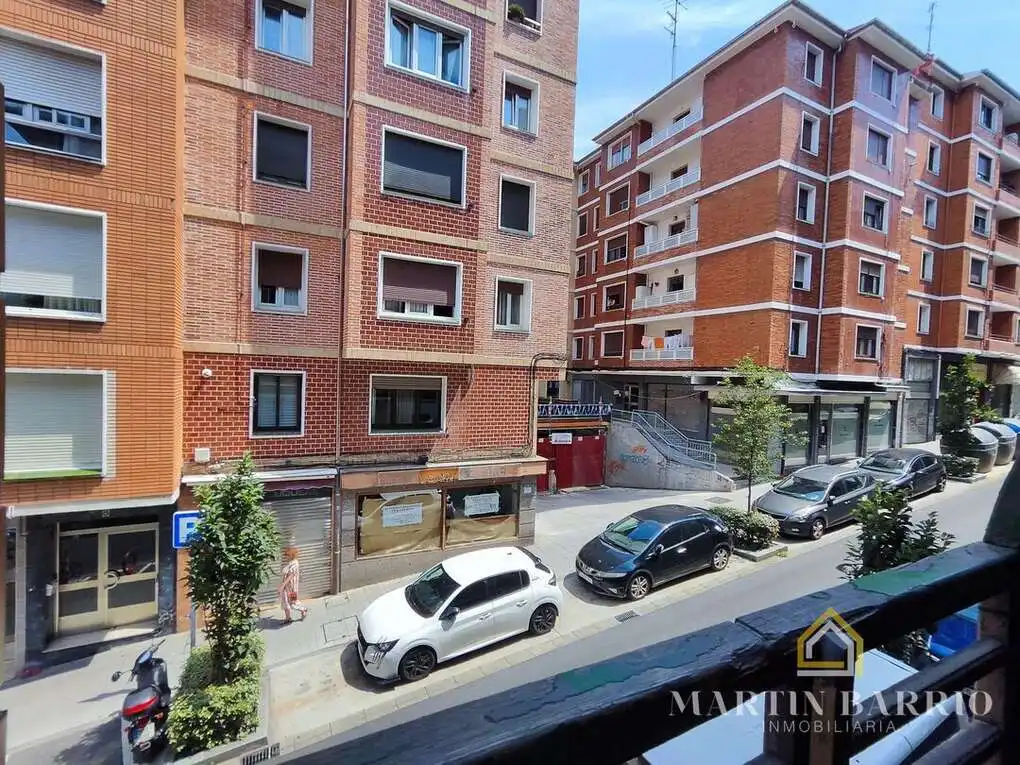 Flat with terrace for sale in Miguel de Cervantes Kalea, imagen 8