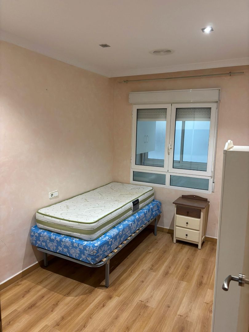 Bedroom of Flat for sale in Torrevieja  with Air Conditioner, Furnished and Oven