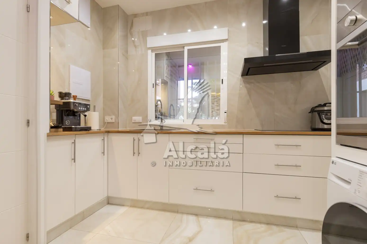 Cocina de Piso en venta en Azuqueca de Henares con Aire acondicionado, Jardín privado y Domótica