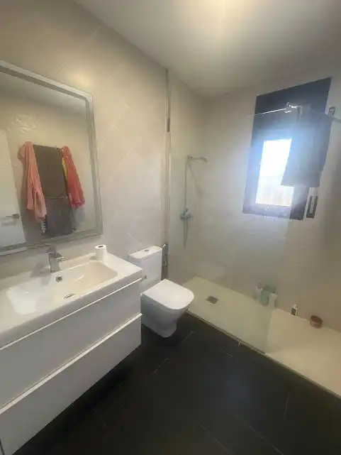 Badezimmer von Haus oder Chalet zum Verkauf in Sant Quintí de Mediona mit Heizung, Privatgarten und Parkett