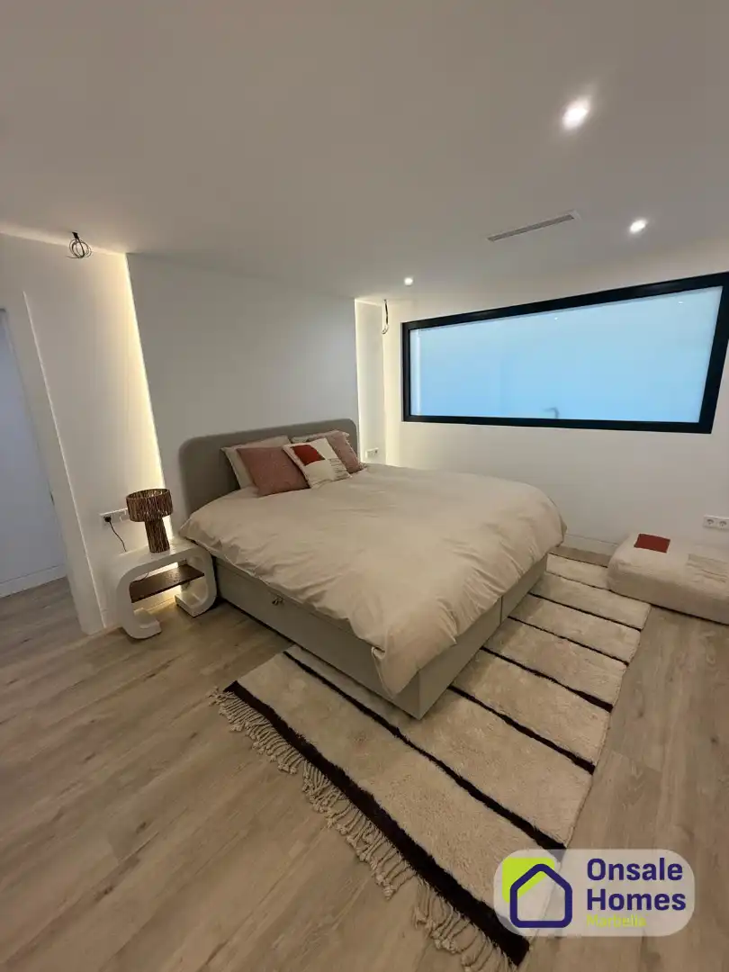 Dormitori de Apartament en venda en Marbella amb Aire condicionat, Jardí privat i Traster